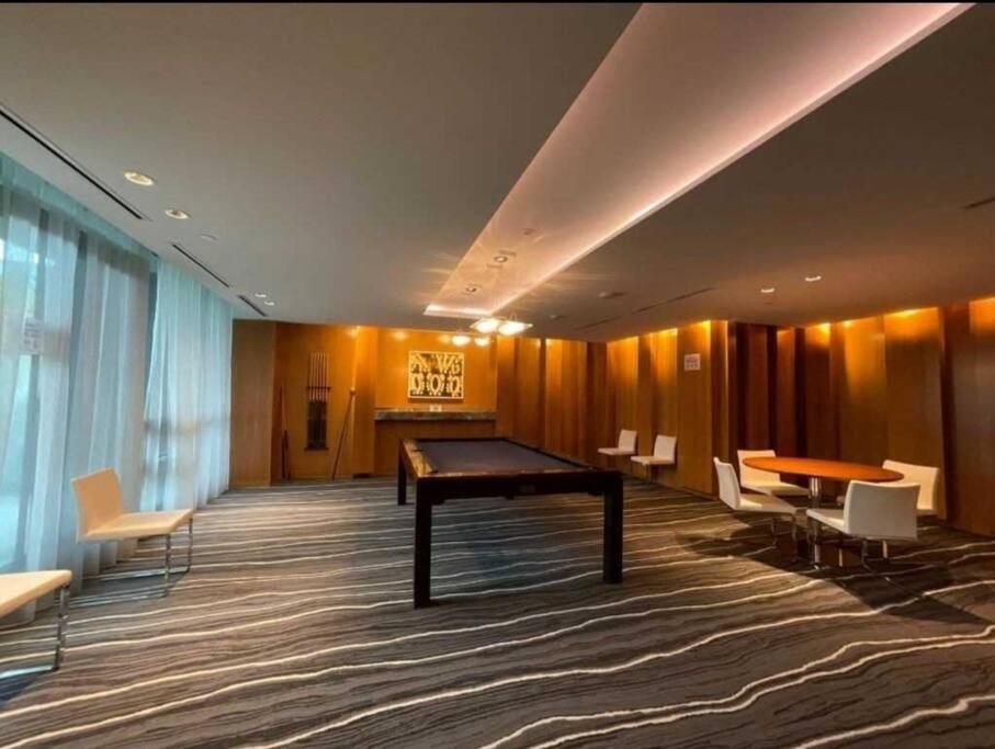 Cn Tower View With Free Parking, Pool, & More Amenities Toronto Eksteriør billede